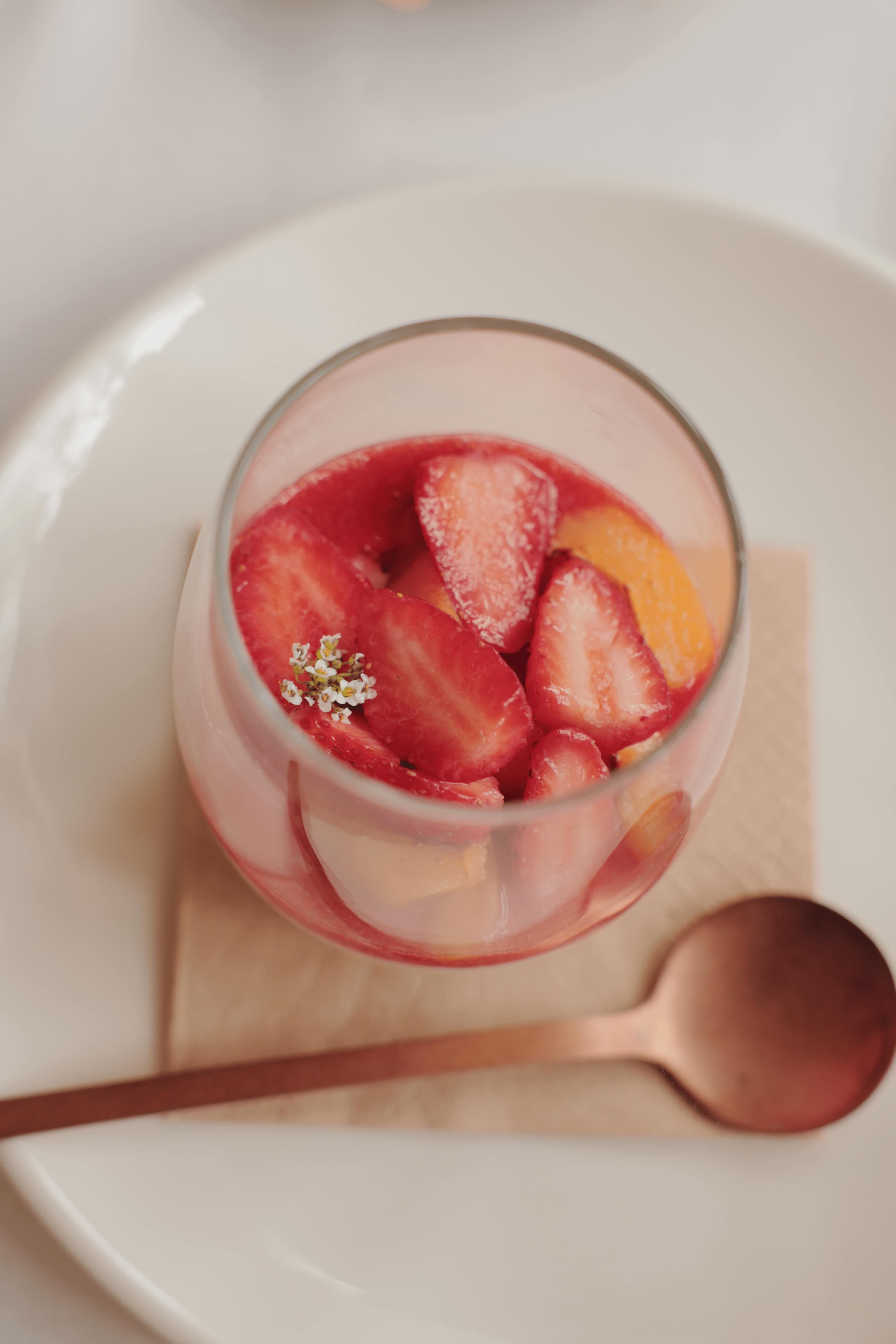 Yoghurt dessert with strawberries
